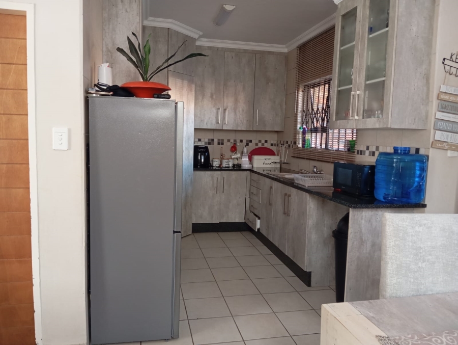 3 Bedroom Property for Sale in Waterval East North West